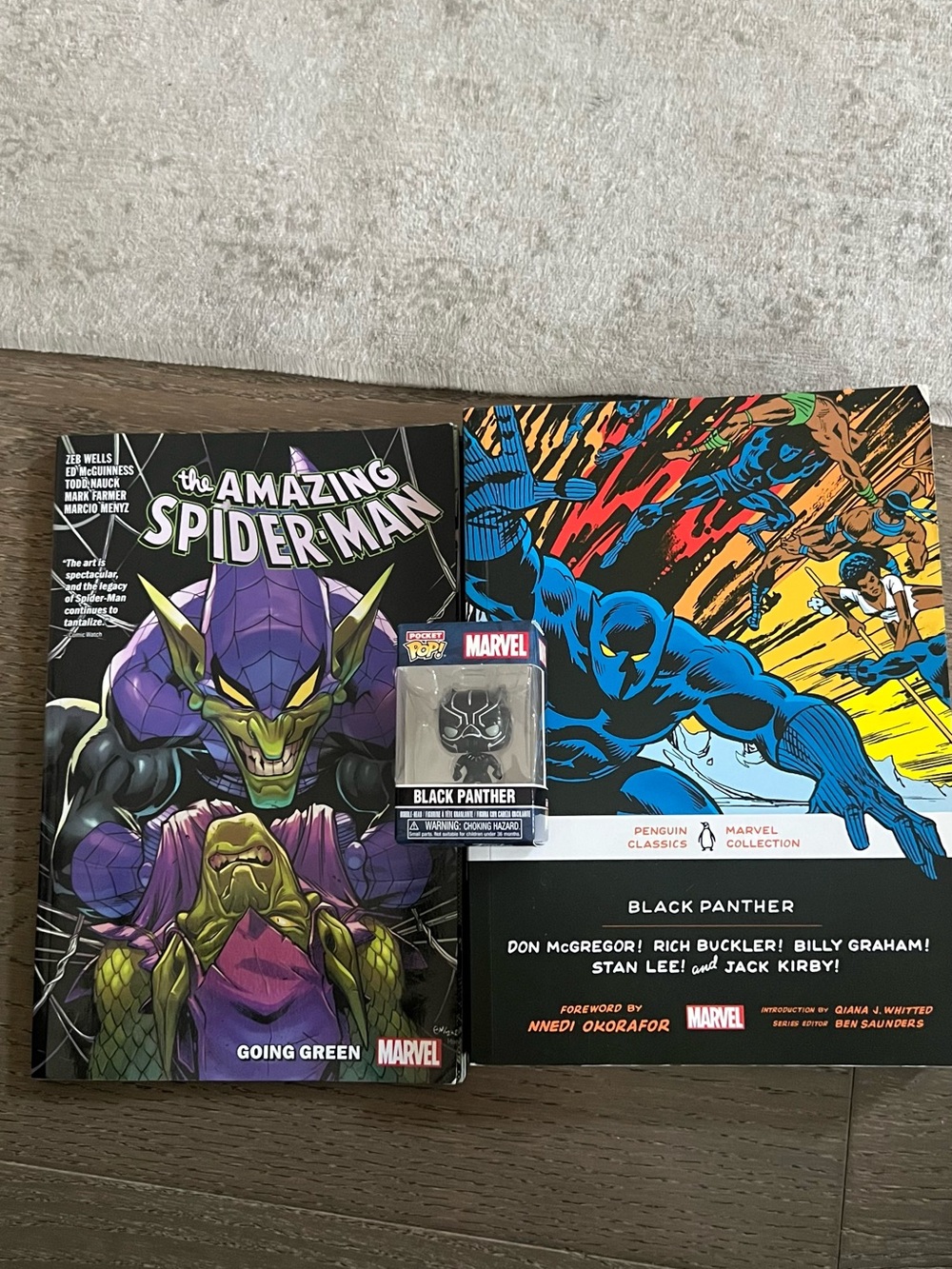 Marvel Black Panther Set with Black and Multicolor Comic Covers